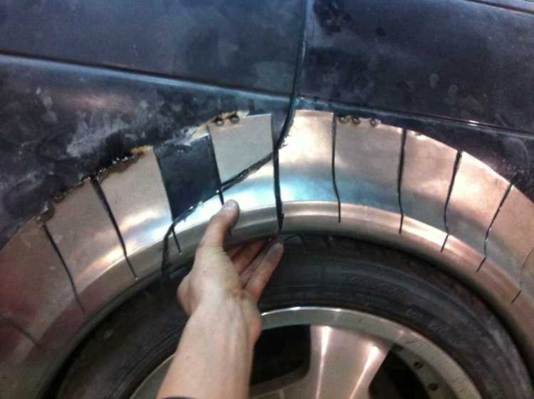 Снятие старого элемента с автомобиля